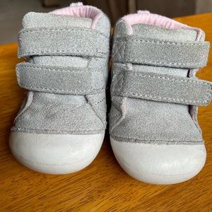 Size 3.5 Stride Rite shoes